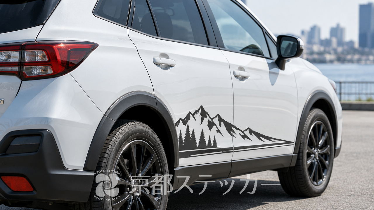 【車向け】カッティングステッカーのおしゃれなデザイン例と貼る位置のコツ